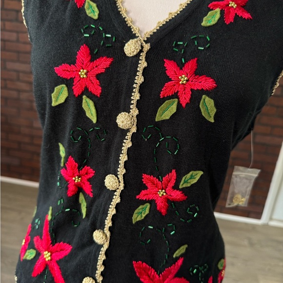 Studio JOY Black Poinsettia Embroidered Christmas Sweater Vest PM Petite Medium - Picture 2 of 5